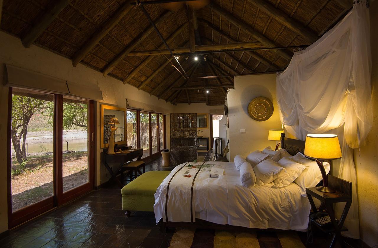Tau Game Lodge Madikwe Game Reserve Εξωτερικό φωτογραφία